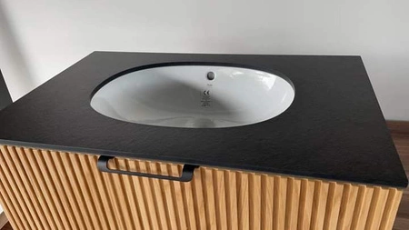 WOODEN - Drewniana szafka z lamelami na froncie, dowolna konfiguracja